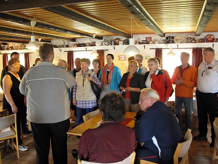 Djúpavík. Verschiedenes XXIII. - Der Chor "Björk" aus Blönduós war auf einmal vormittags im Hotel und sang zwei, drei Lieder vor. Takk fyrir! (04. bis 13.06.2010)