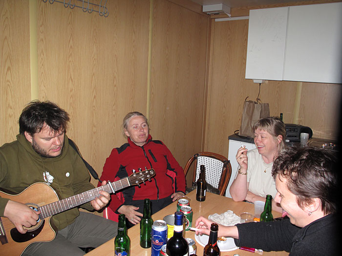 Djúpavík. Verschiedenes XXV. - Eine kleine - und späte - Geburtstagsparty. Takk fyrir aftur! (02. bis 12.07.2010)