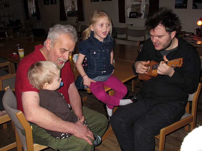 Djúpavík. Leaving. - <a href='http://www.facebook.com/SvavarKnutur' target='_blank' class='linksnormal'>Svavar Knutur</a>, Ásbjörn and Hrafnhuldur Eva are singing and making music for Úlfur. (2 January 2011)