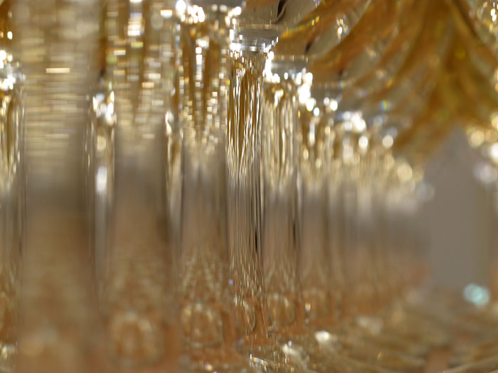 Reykjavík. Weingläser während der Ausstellung. - II. (20.01.2011)