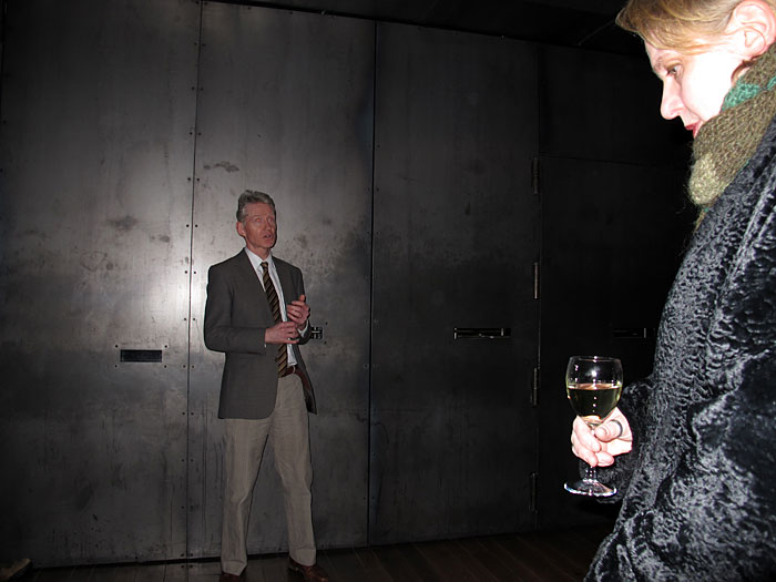 Reykjavík. Vernissage during the wine glases. - Hafþór Yngvason. (10 March 2011)