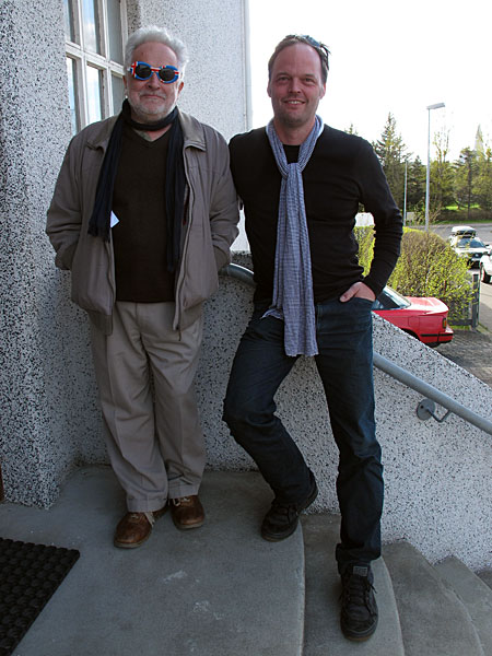Reykjavík. Verschiedenes XXXI. - Besuch von <a href='http://www.henryk-broder.de/startseite/startseite.html' target='_blank' class='linksnormal'>Henryk M. Broder</a> (und <a href='http://www.achgut.com/dadgdx/index.php/author/mbroder' target='_blank' class='linksnormal'>hier</a>) und Fabian Nicolay. U.a. sie beide geben das Magazin <a href='http://www.neugier.de/' target='_blank' class='linksnormal'>neugier.de</a> bzw. <a href='http://www.facebook.com/Neugier.de' target='_blank' class='linksnormal'>neugier.de auf facebook</a> heraus - im Oktober zum Thema Island! (03. bis 22.05.2011)