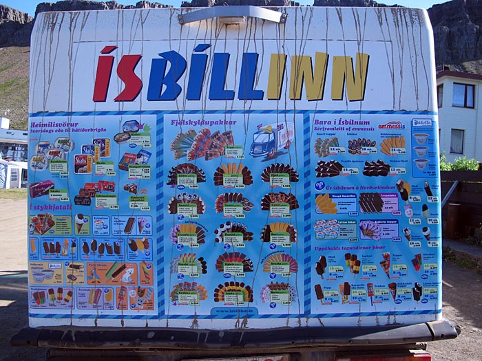 Djúpavík. Ísbíllinn is back! With sunshine! - The <a href='http://www.isbillinn.is/' target='_blank' class='linksnormal'>Ísbíllinn</a> (and on <a href='http://www.facebook.com/pages/Ísb%C3%ADllinn-þú-þekkir-mig-á-bjöllunni/46946829396' target='_blank' class='linksnormal'>facebook</a>). (11 August 2011)
