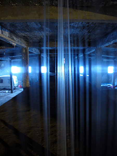 Djúpavík. Verschiedenes XXXIV. - In der Heringfabrik VI - Das Kunstwerk von <a href='http://www.facebook.com/pages/Sidsel-Genee-Art-Design/150346225027211' target='_blank' class='linksnormal'>Sidsel Genee</a>. (07. bis 30.08.2011)