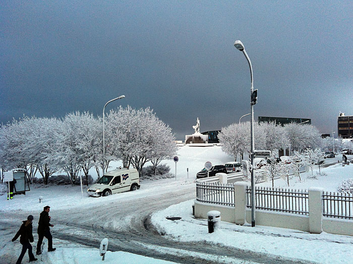 Reykjavík. Miscellaneous XXXX. - Short after a short but heavy snowfall (Hverfisgata/Ingólfsstræti). (22 till 31 January 2012)