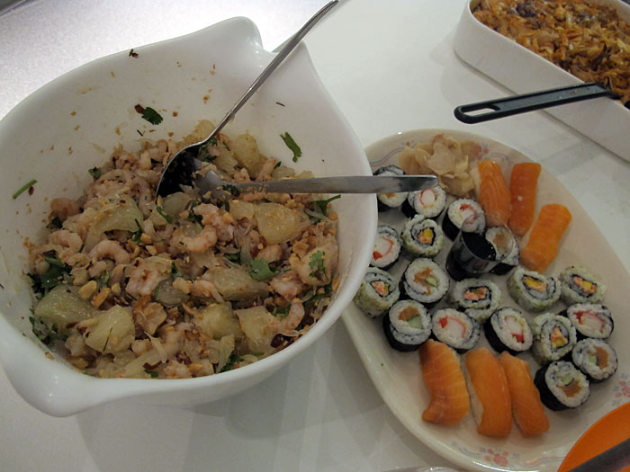 Reykjavík. Fine dinner "Þorrablót". - But more normal food was offered, too: prawn (?) salad and Sushi. (3 February 2012)