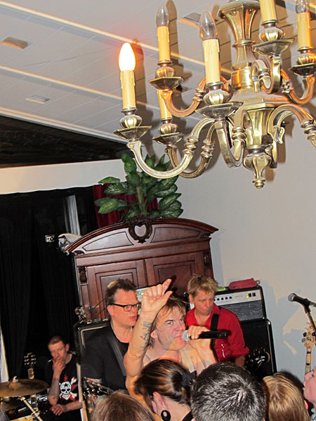 Selfoss. DIE TOTEN HOSEN live (!) in Island?! Punkrock in Selfoss! - <a href='http://www.dietotenhosen.de' target='_blank' class='linksnormal'>DIE TOTEN HOSEN</a>. (15.04.2012)