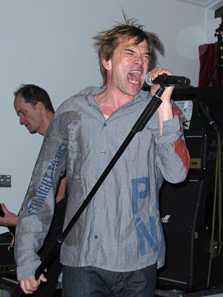 Selfoss. DIE TOTEN HOSEN live (!) in Iceland?! Punkrock in Selfoss! - <a href='http://www.dietotenhosen.de/en/startseite.php' target='_blank' class='linksnormal'>DIE TOTEN HOSEN</a>. Singer <a href='http://www.dietotenhosen.de/alldieganzenjahre_steckbriefe_campino.php' target='_blank' class='linksnormal'>Campino</a> :-). (15 April 2012)