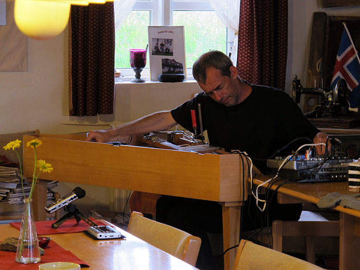 Djúpavík. Concert - Christoph Schiller and Loïc Grobety. - <a href='http://www.christophschiller.net/' target='_blank' class='linksnormal'>Christoph Schiller</a>. (28 June 2012)