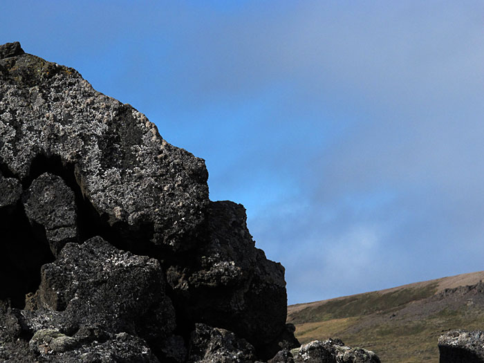 Reykjavík. Haustferð - Herbstfahrt. III. - Nahe der Höhle Víðgelmir (Infos <a href='http://www.fljotstunga.is/efni/lava_cave' target='_blank' class='linksnormal'>hier</a> und <a href='http://en.wikipedia.org/wiki/V%C3%ADgelmir' target='_blank' class='linksnormal'>hier</a>). (08.09.2012)