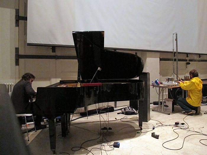 Reykjavík. S.L.Á.T.U.R. in Hafnarhús. - Impressions. IVg. (Music festival <a href='http://www.slatur.is/slaturtid/' target='_blank' class='linksnormal'>Sláturtið 2012</a> in Hafnarhús). (26 October 2012)