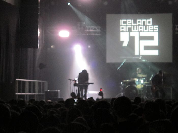 Reykjavík. Iceland Airwaves '12, part I. - Phantogram (US) - on stage; on <a href='http://www.facebook.com/pages/Phantogram/47738073741' target='_blank' class='linksnormal'>Facebook</a> or on their <a href='http://phantogrammusic.virb.com' target='_blank' class='linksnormal'>homepage</a>. (1 November 2012)