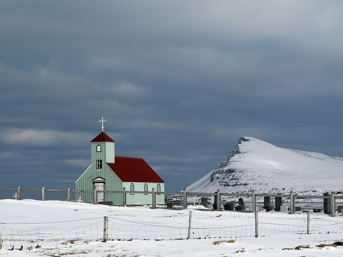 Djúpavík. An Ostern in Djúpavík. Samstag. III. - Die alte Kirche in Árnes. I. (30.03.2013)