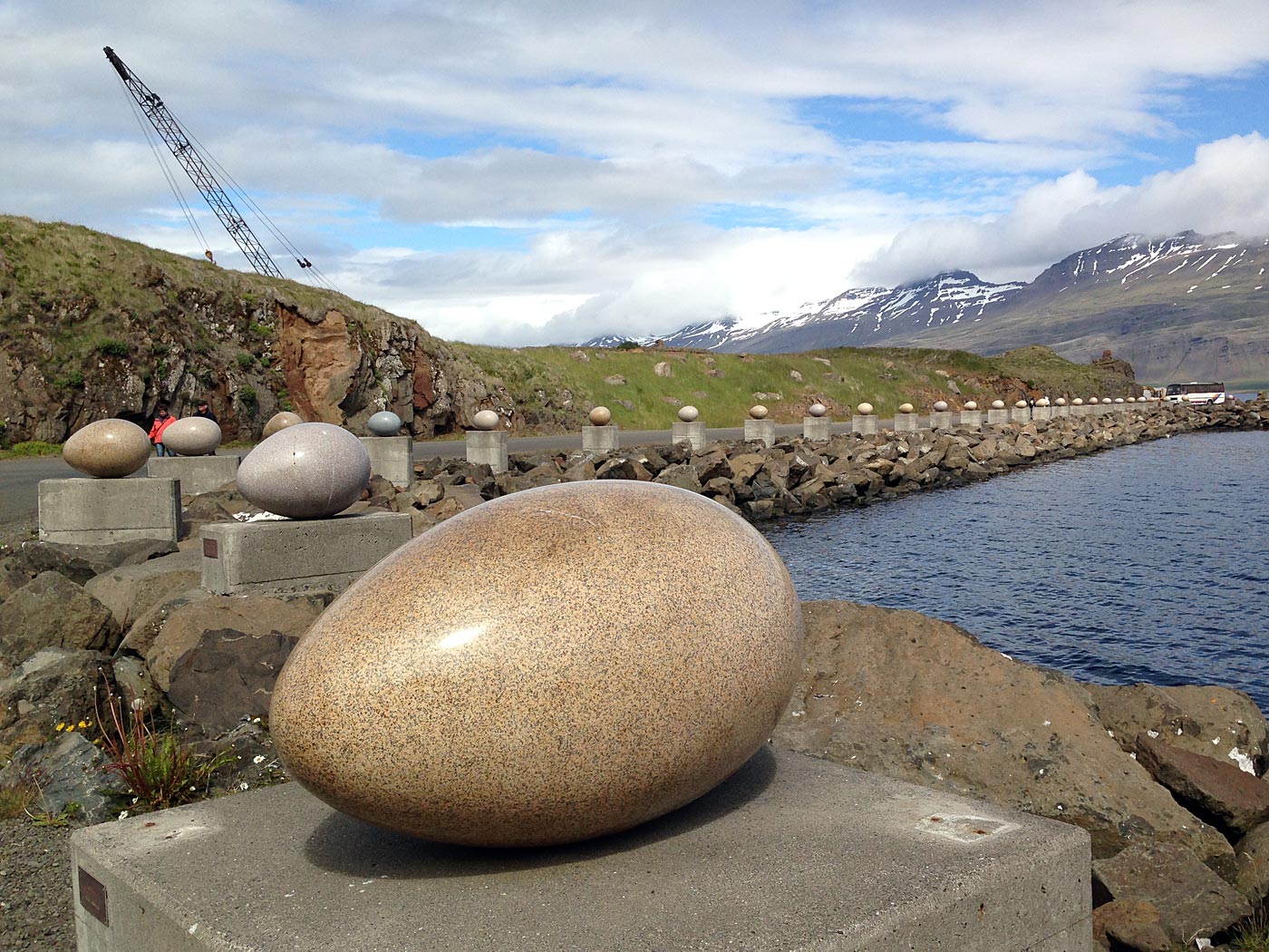 Around Iceland. Day II. Djúpivogur - Eskifjöður. - In Djúpivogur - 34 eggs (made of stone) of icelandic/local birds. It is an artwork by Sigurður Guðmundsson titled "Eggin í Gleðivík". I. (3 July 2013)