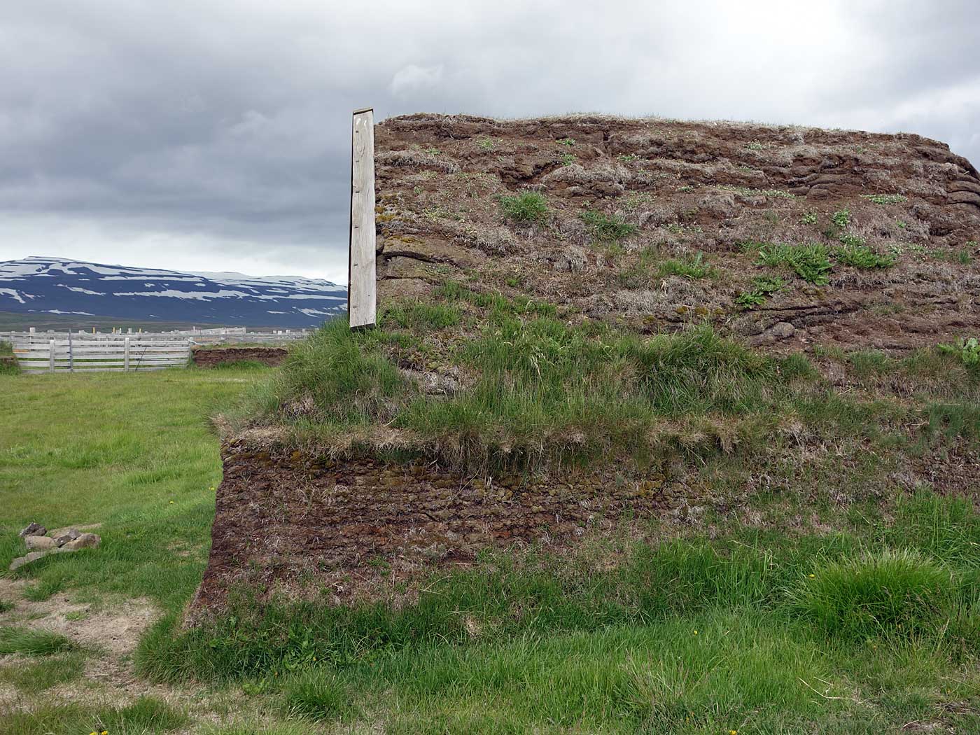 Rund um Island. Tag IV. Borgarfjörður eystri - Langanes. - Kirche Geirsstaðir. (05.07.2013)