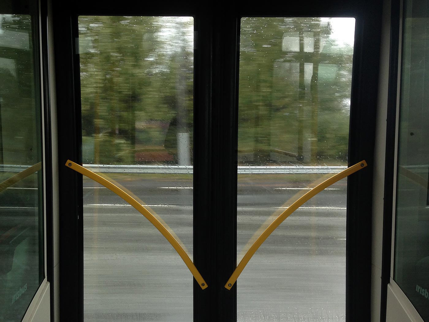Reykjavík. Miscellaneous LXX. - Oh, the doors of a bus. Very nice! (16 till 30 September 2013)