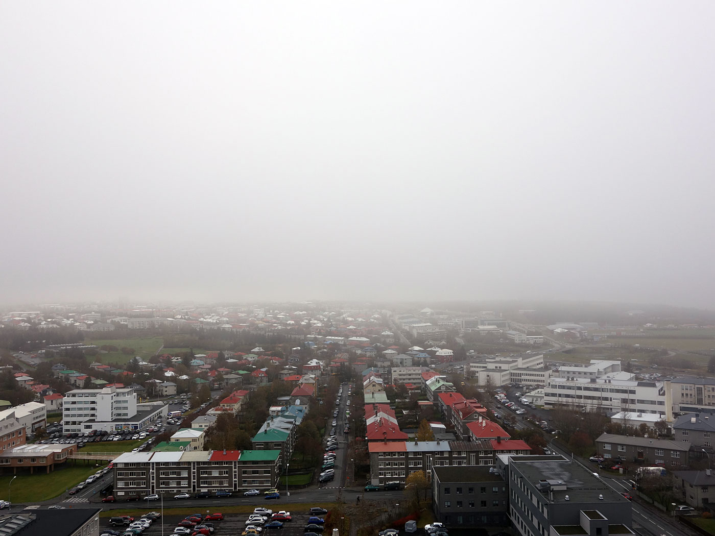 Reykjavík. Hallgrímskirkja im Nebel. - III. (02.10.2013)