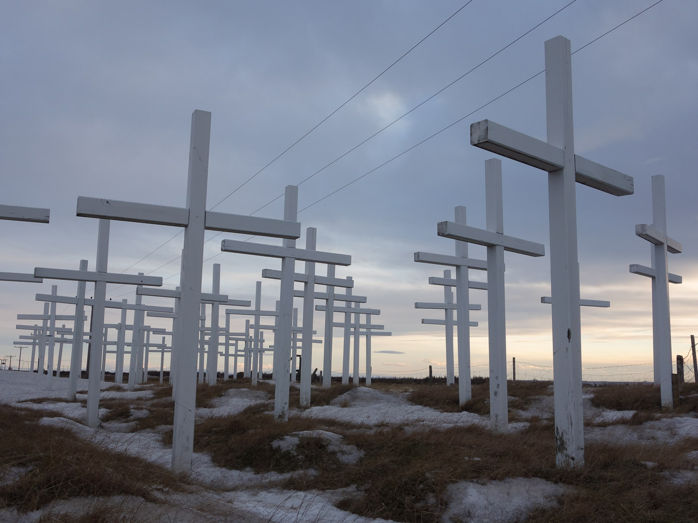 Golden Circle. Frozen Circle. - White crosses beside the Ringroad ... (2 January 2014)