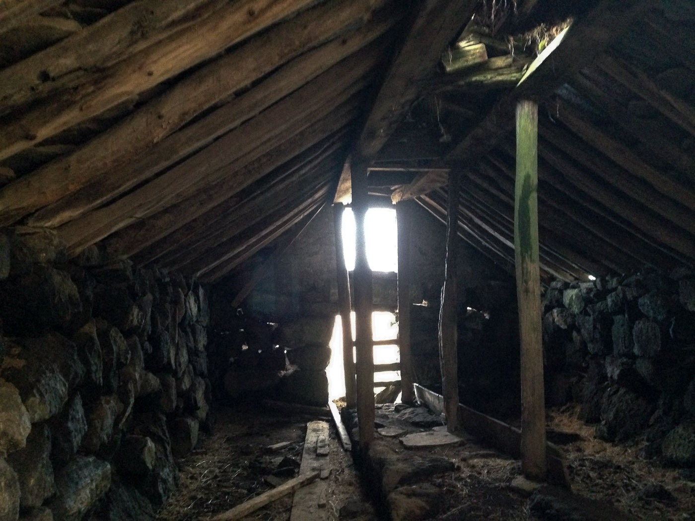 South Coast. Part 2 - Cave Rütshellir. - Infornt of the cave this old little house. (18 January 2014)