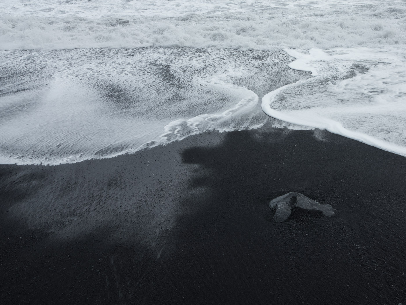 South Coast. Part 6 - Reynissandur, arts. - (Looks like) artwork. Nature. I. (18 January 2014)