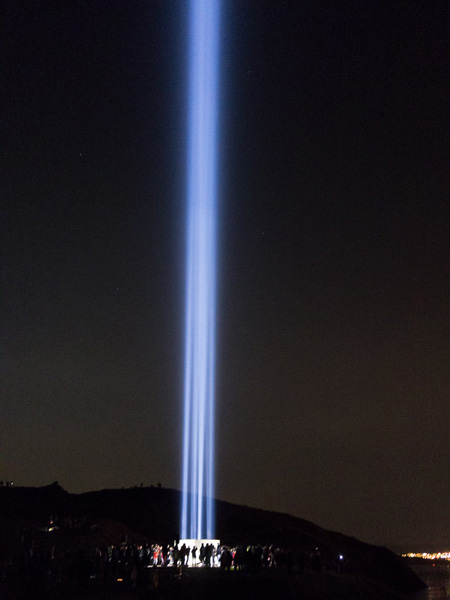 Reykjavík/Viðey. Imagine Peace Tower (Yoko Ono). - Imagine Peace Tower (<a href='http://imaginepeacetower.com' target='_blank' class='linksnormal'>here</a> and <a href='https://en.wikipedia.org/wiki/Imagine_Peace_Tower' target='_blank' class='linksnormal'>here</a>). Imagine Peace Tower - ON! (9 October 2014)