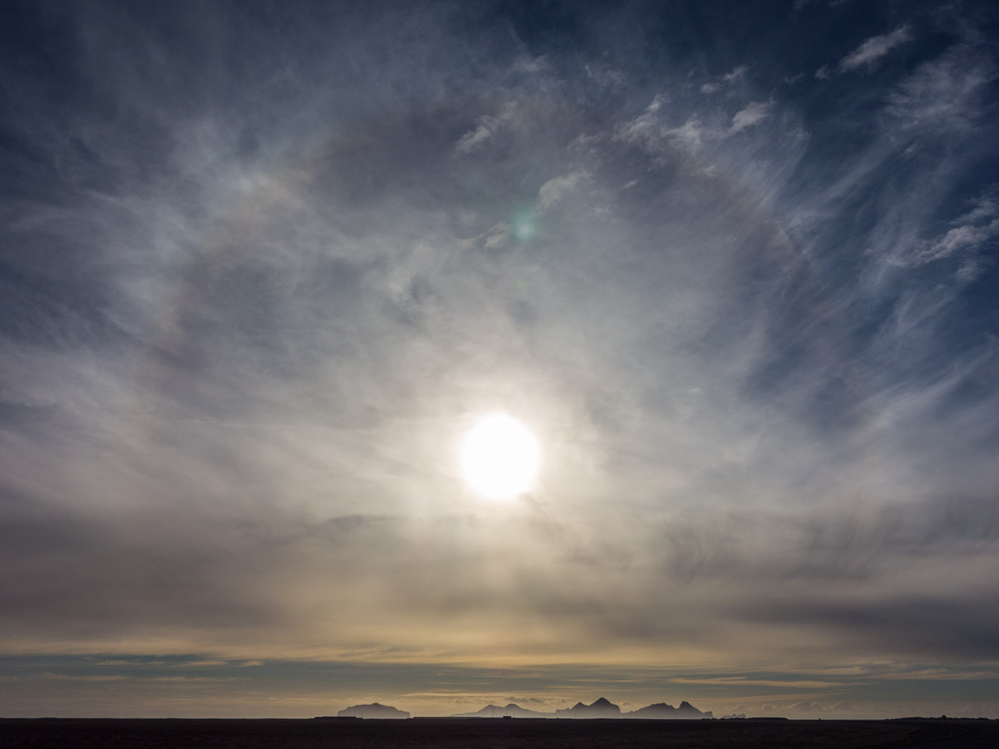 South coast. Driving to (near) Vík! - Landeyjahöfn. IV. Vestmannaeyjar. And the sun (halo effect). (1 March 2014)