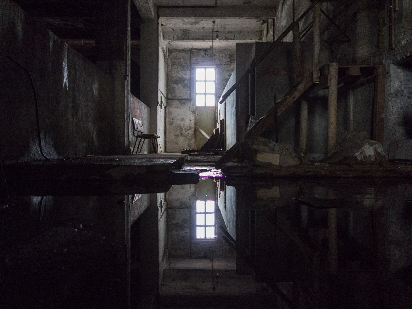 Djúpavík. Week 6. - Rain, rain, rain. Not only Claus in the Old Herring Factory. Also water ... (30 June till 6 July 2014)